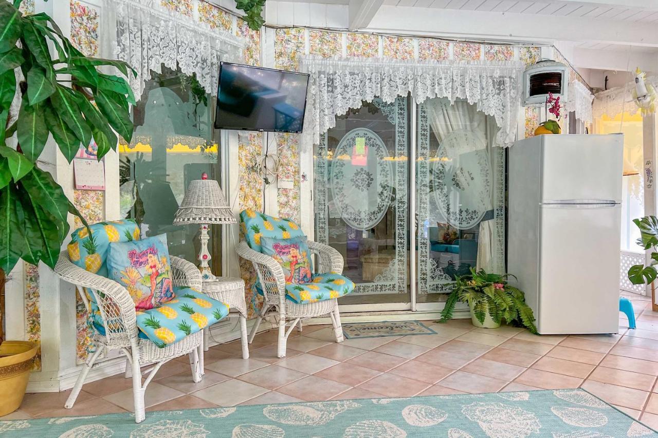 Pams Mermaid House With Riverfront Yard And Lanai! Lejlighed Weeki Wachee Eksteriør billede