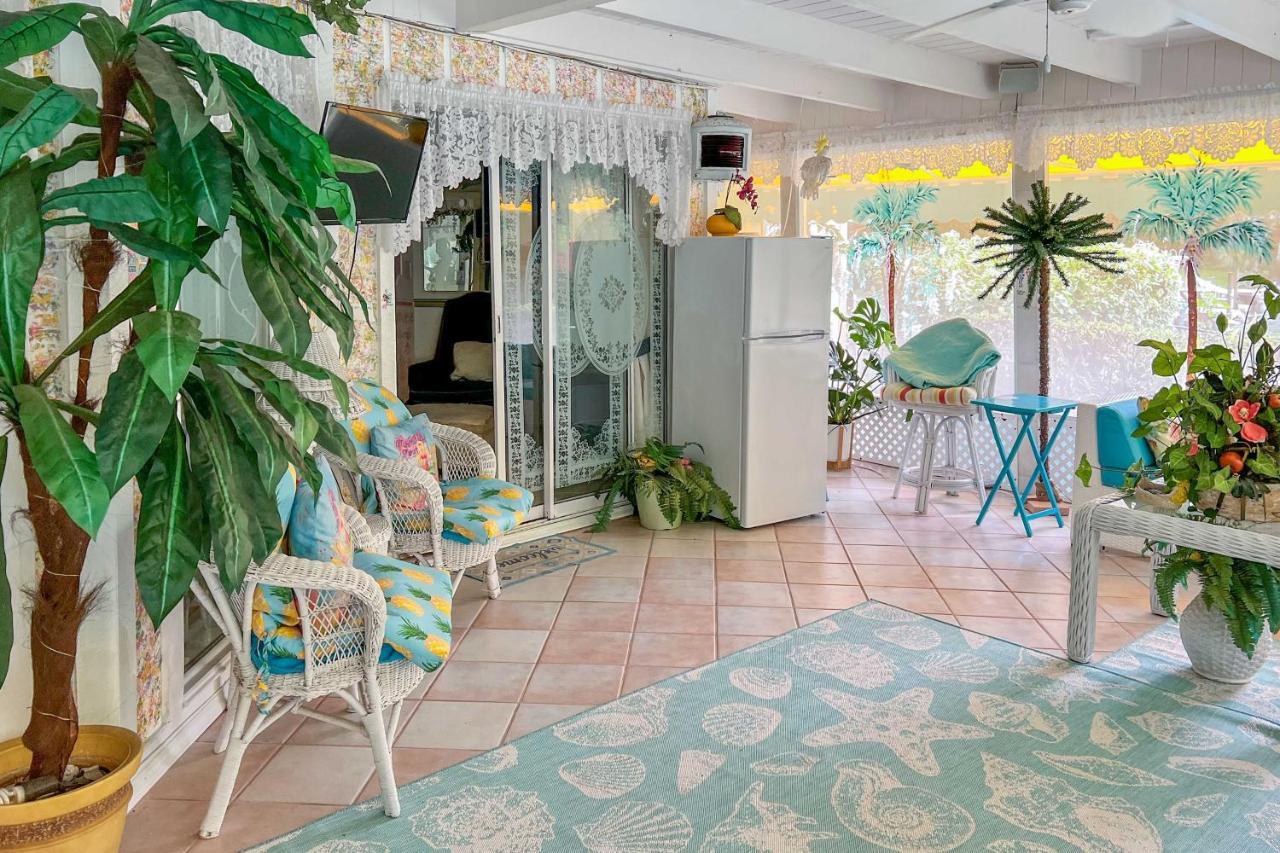Pams Mermaid House With Riverfront Yard And Lanai! Lejlighed Weeki Wachee Eksteriør billede