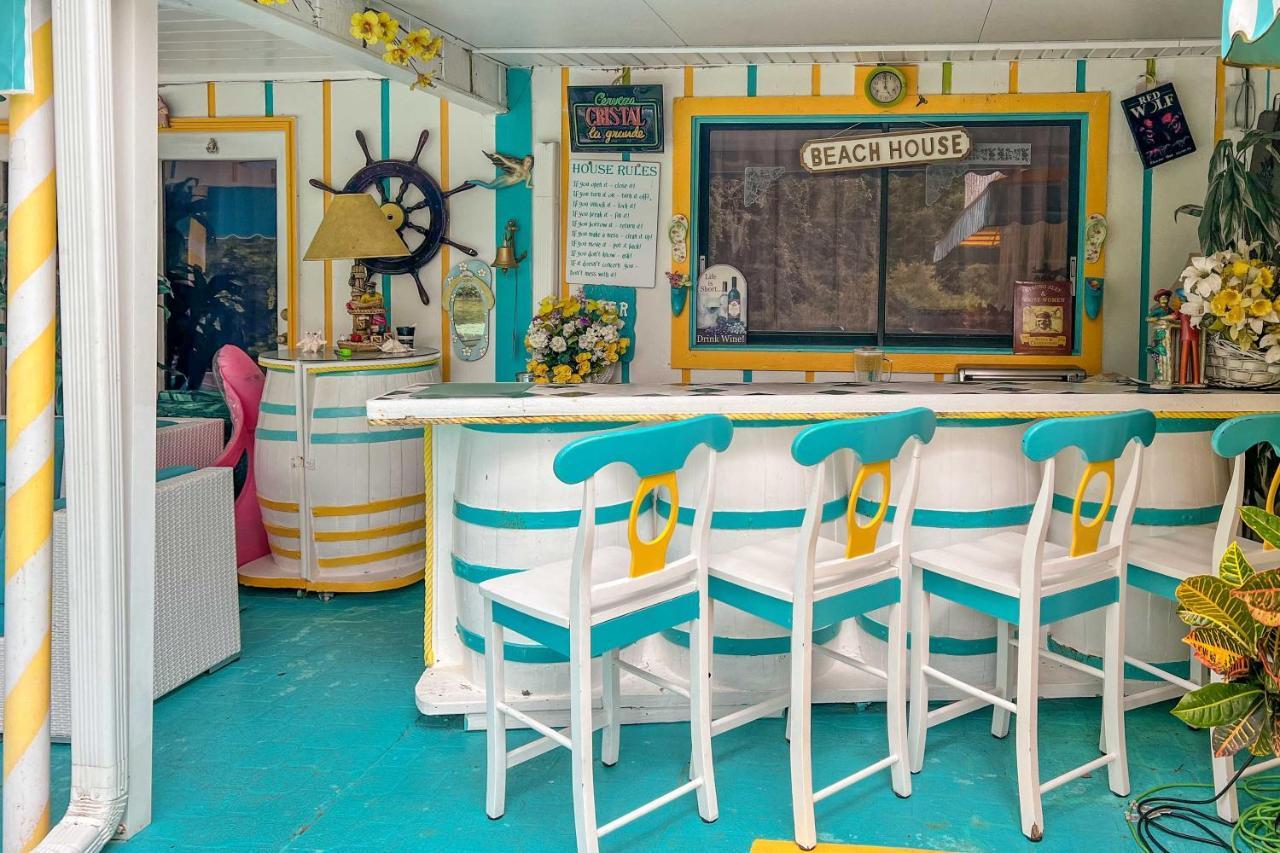 Pams Mermaid House With Riverfront Yard And Lanai! Lejlighed Weeki Wachee Eksteriør billede
