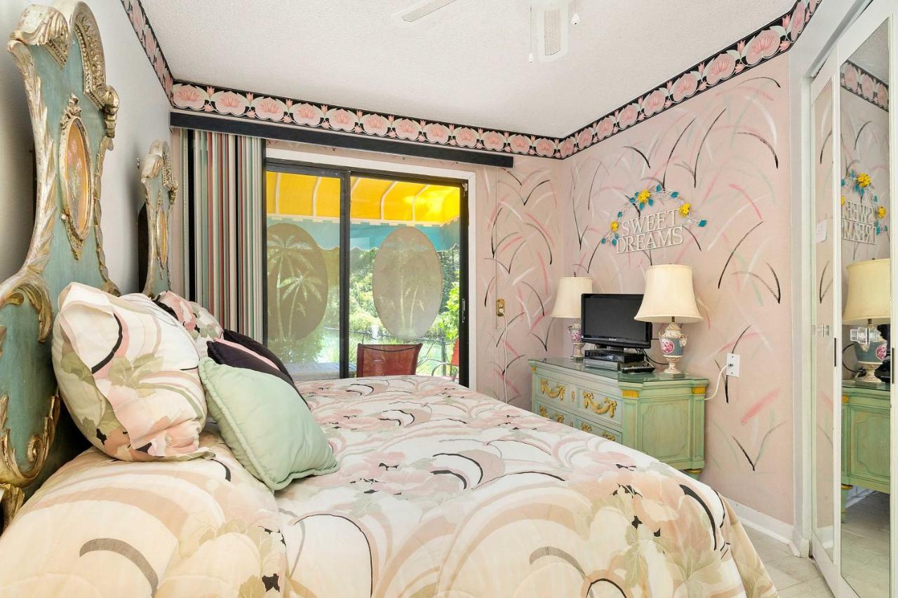 Pams Mermaid House With Riverfront Yard And Lanai! Lejlighed Weeki Wachee Eksteriør billede