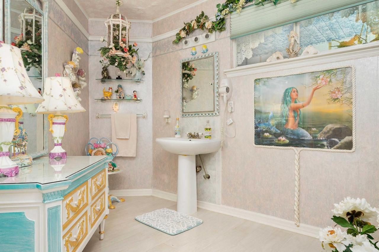 Pams Mermaid House With Riverfront Yard And Lanai! Lejlighed Weeki Wachee Eksteriør billede