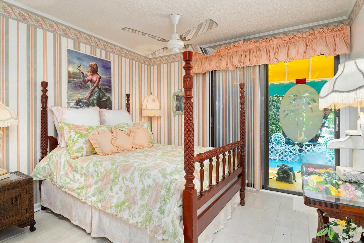 Pams Mermaid House With Riverfront Yard And Lanai! Lejlighed Weeki Wachee Eksteriør billede